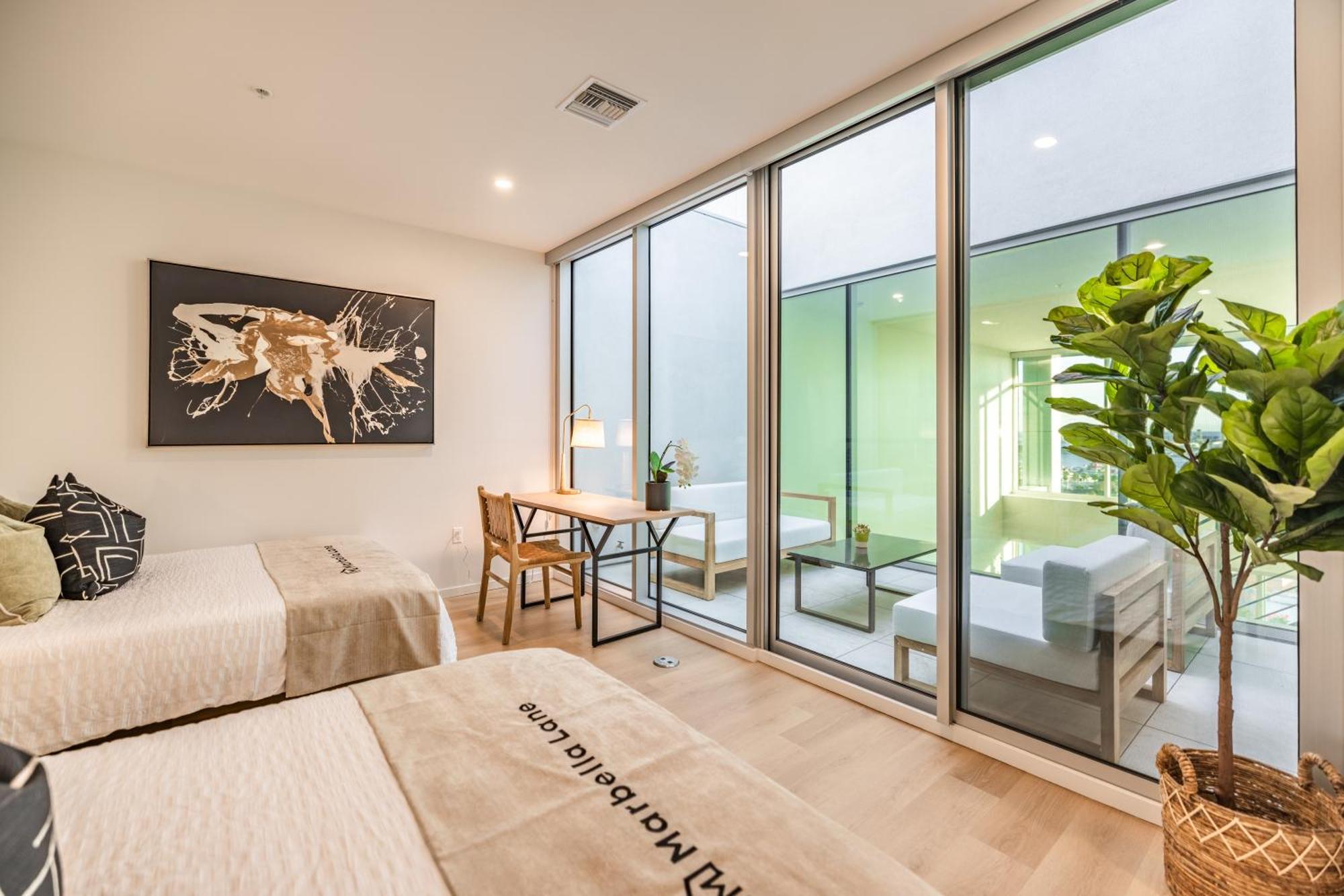 @ Marbella Lane - Penthouse W/ City & Ocean Views Лонг Бич Экстерьер фото