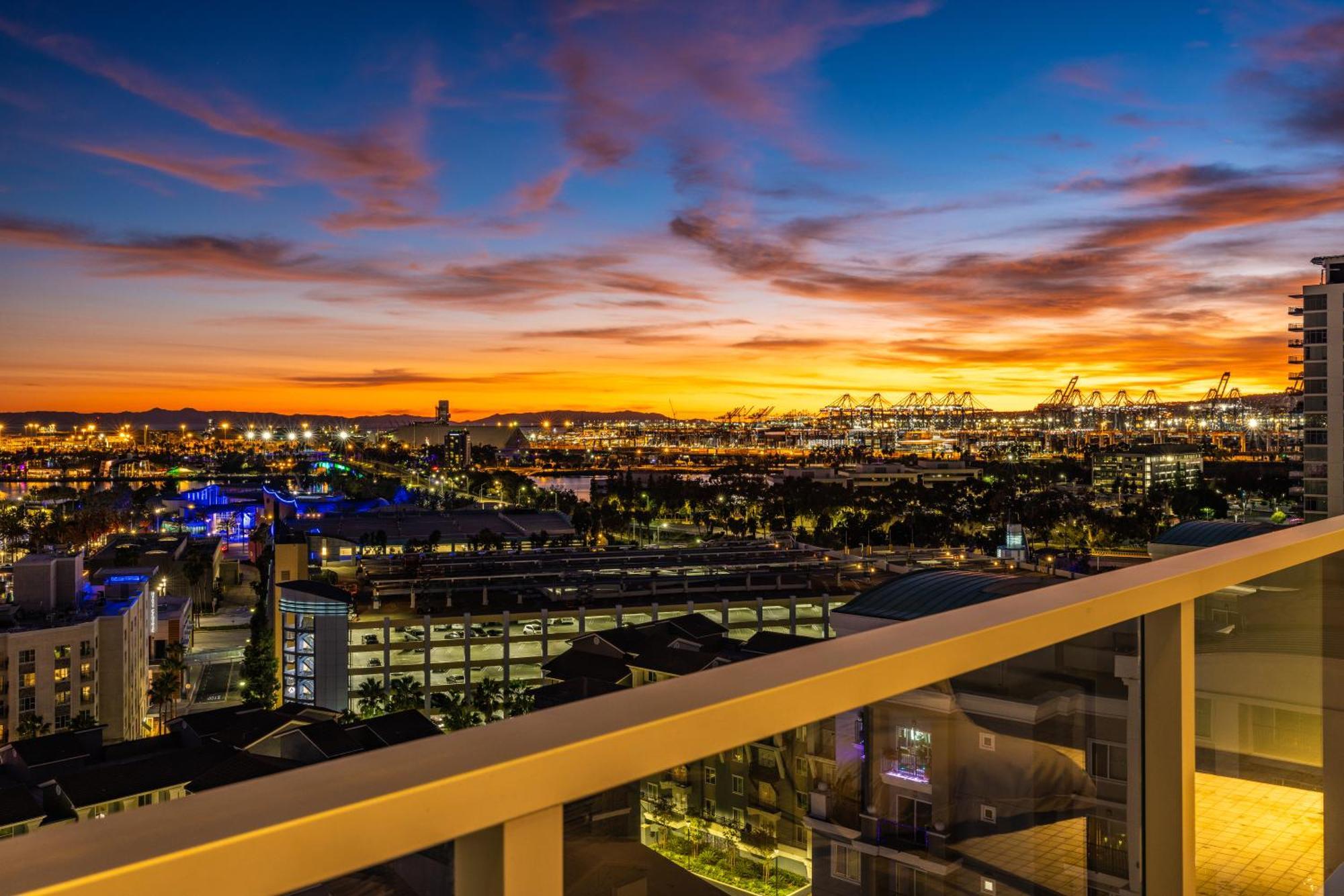 @ Marbella Lane - Penthouse W/ City & Ocean Views Лонг Бич Экстерьер фото