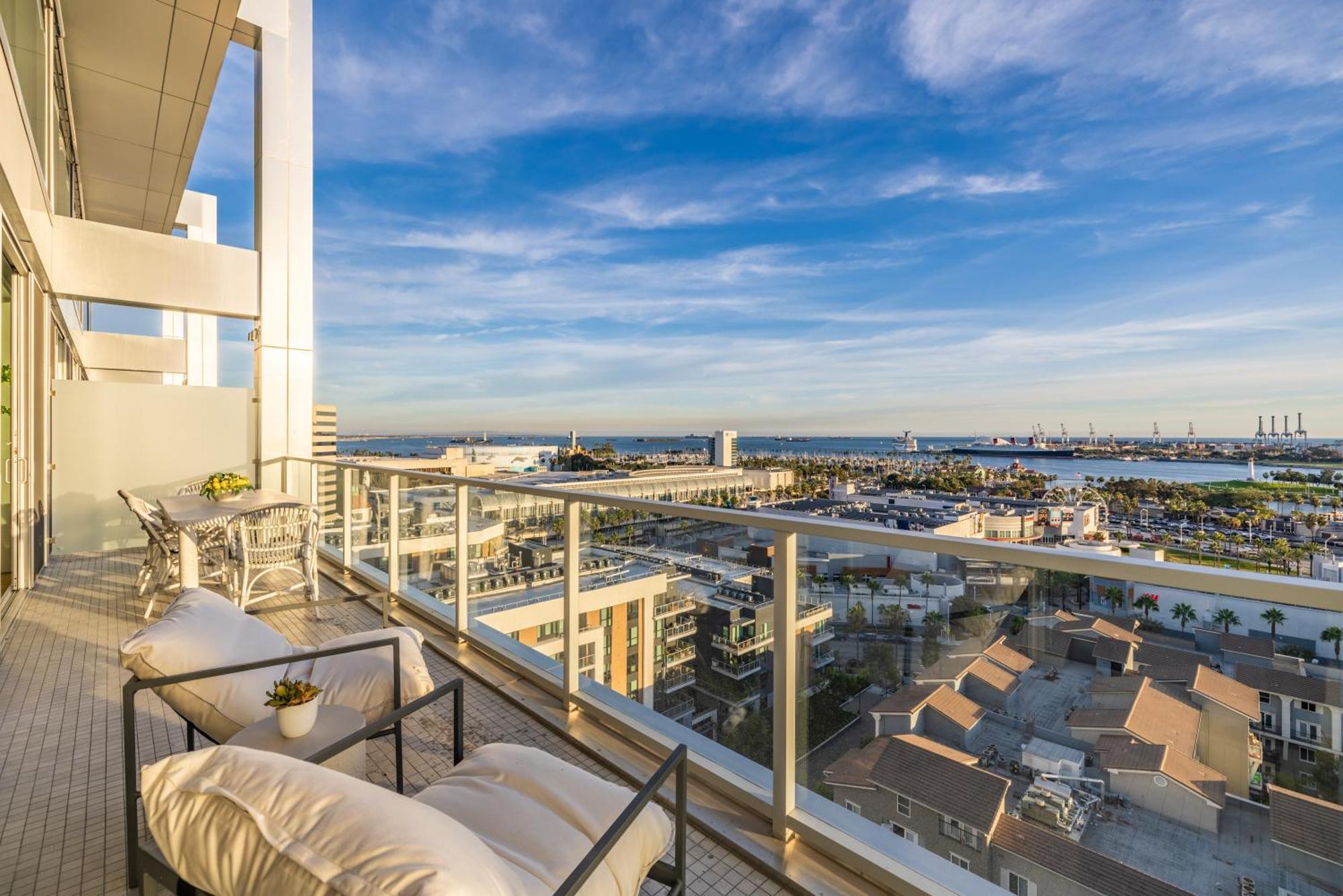@ Marbella Lane - Penthouse W/ City & Ocean Views Лонг Бич Экстерьер фото