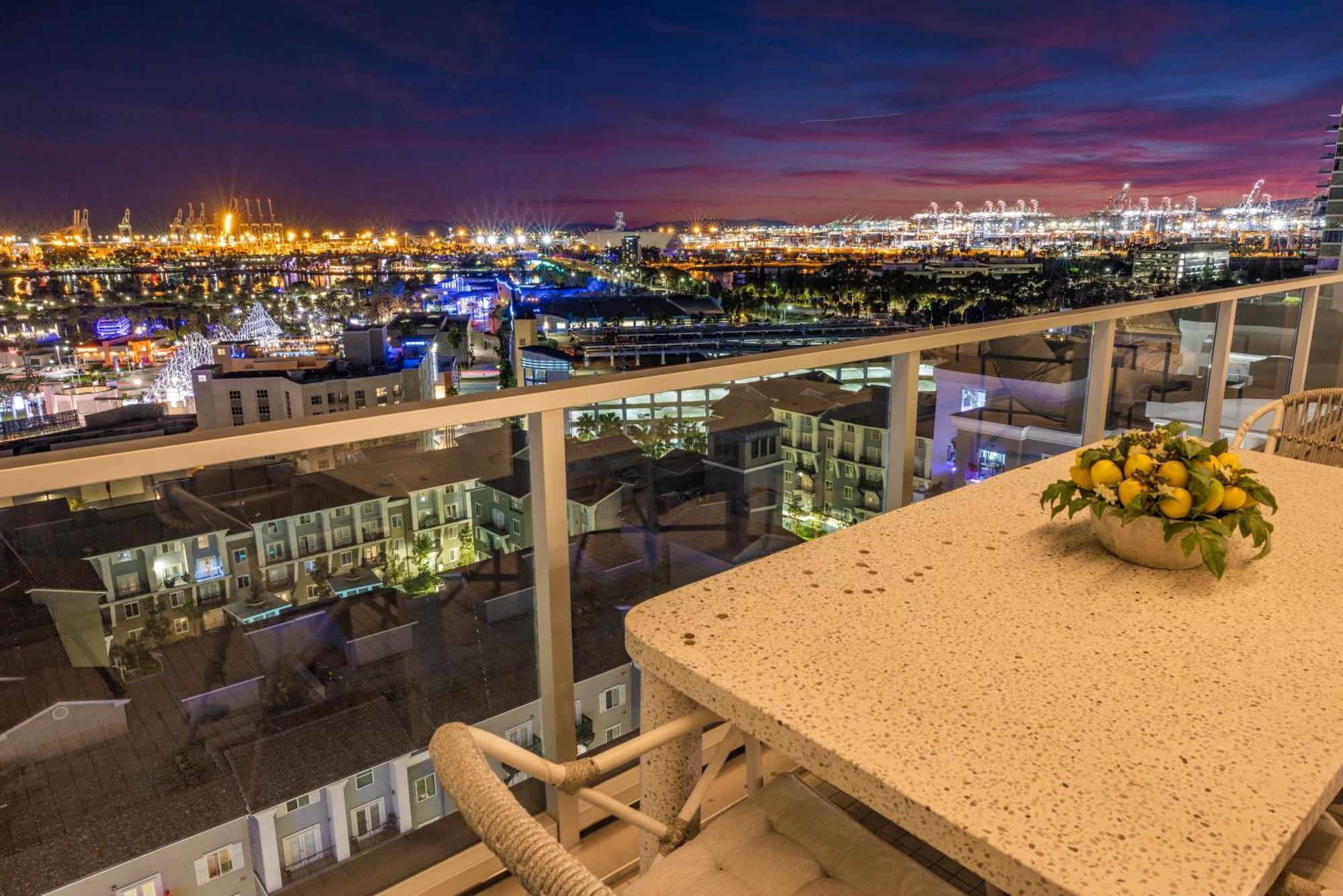 @ Marbella Lane - Penthouse W/ City & Ocean Views Лонг Бич Экстерьер фото
