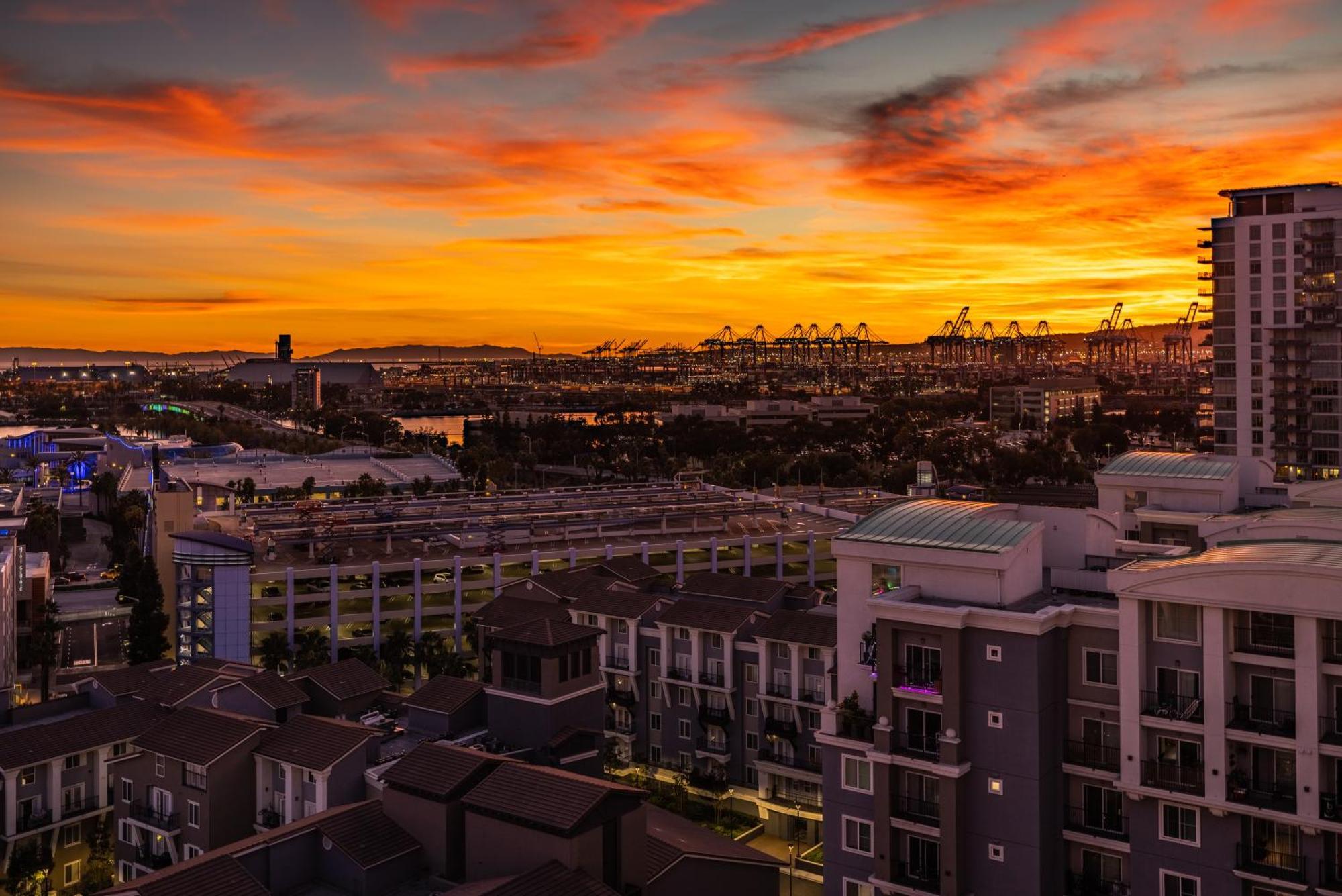 @ Marbella Lane - Penthouse W/ City & Ocean Views Лонг Бич Экстерьер фото